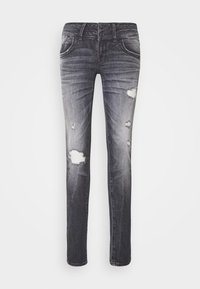 Jeans de mezclilla negros con corte ajustado, que presentan áreas desgastadas, parches deshilachados, un diseño de cinco bolsillos y cierre de dos botones.