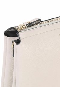 Miriade MANNY - Clutch - off white