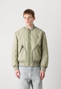 Thumbnail Image 4