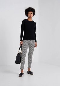 pure cashmere CLASSIC CREW NECK  - Pulóver - black