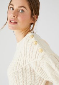 Damart À TORSADES ET BOUTONS  - Trui - Light Beige