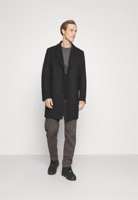 Antony Morato COAT RUPERT REGULAR FIT WITH PADDED TECHNO FABRIC AS CONTRAST - Cappotto corto - black