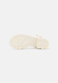 XTI Sandals - off-white