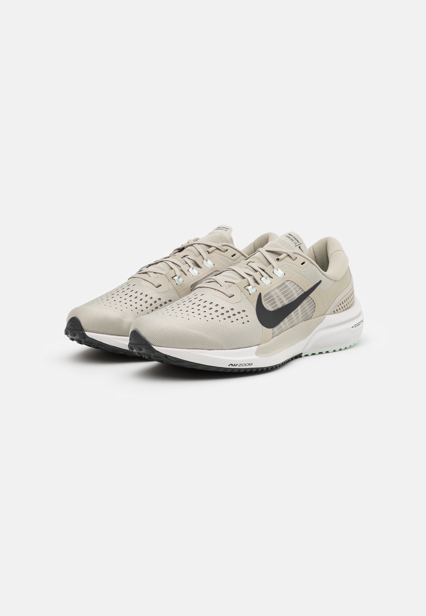 Nike Performance AIR ZOOM VOMERO 15 