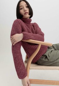 hessnatur Strickpullover - dunkelrot