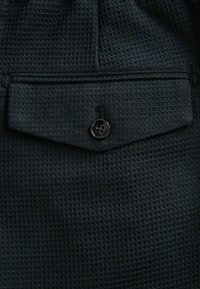Next EDIT  REGULAR FIT - Pantaloni - navy