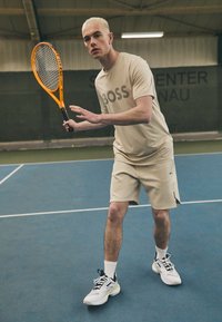 BOSS HECON ACTIVE - Sportiniai šortai - open beige