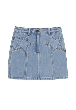 Minigonna in denim azzurro chiaro con bottoni frontali, cerniera, passanti per cintura e tasche cucite a forma di stella su entrambi i lati.
