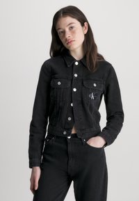 Calvin Klein Jeans CROPPED 90S JACKET - Traper jakna - black denim