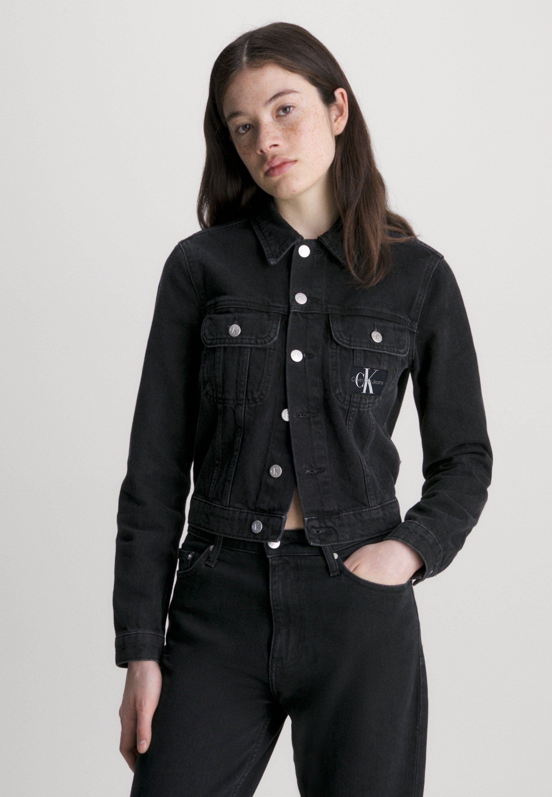 Calvin Klein Jeans CROPPED 90S JACKET - Denim jacket - black denim 