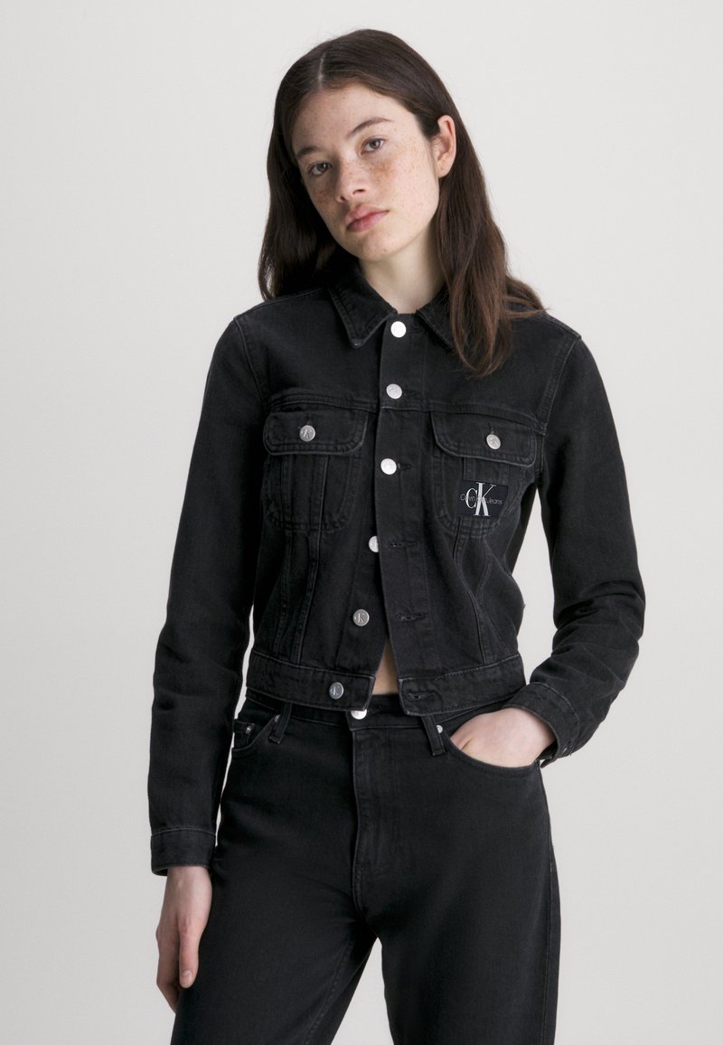 Calvin Klein Jeans CROPPED 90S JACKET - Traper jakna - black denim