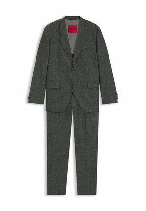 Grau strukturierter Anzug mit einem taillierten Blazer und passenden Hosen. Der Blazer hat zwei Knöpfe und Klappentaschen. Gefüttertes Innenfutter mit einem Logosticker.