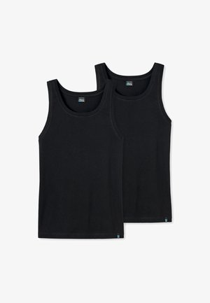 Sorte bomulds tank tops i en pakke på to. Har runde halsudskæringer, ærmeløs design, og en kant med et lille blåt mærke.