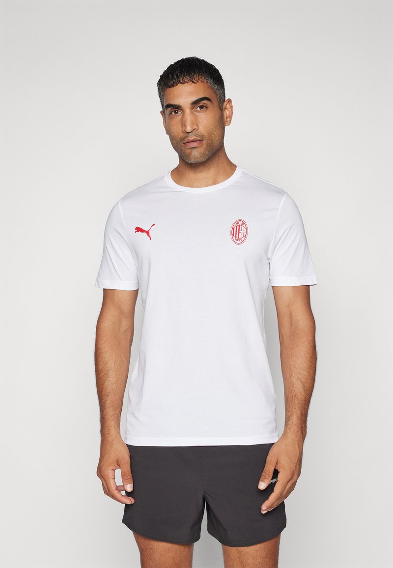 Puma AC MILAN ESSENTIAL - T-shirt con stampa - white/for all time red