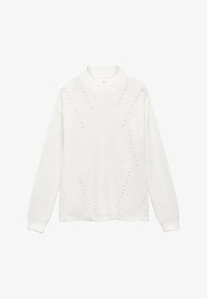 Pull blanc en maille avec manches longues, col et poignets côtelés, présentant un motif texturé de petits trous en formes géométriques.