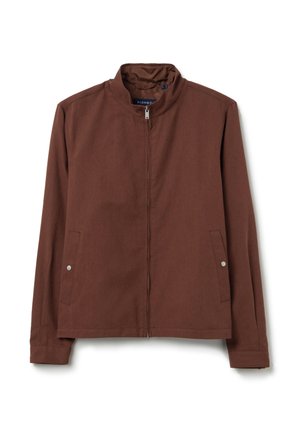 Giacca leggera marrone con colletto stand, zip frontale e tasche laterali, caratterizzata da una texture liscia e un design minimalista.