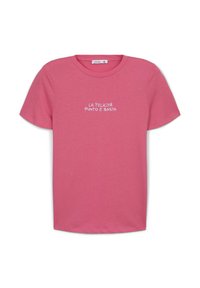 T-shirt in cotone rosa con maniche corte e scollo rotondo, con scritta bianca "LA FELICITÀ PUNTO E BASTA" sul davanti.