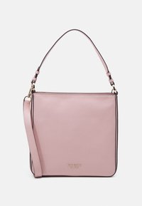 Ljusrosa läderaxelväska med justerbara remmar och guldfärgade detaljer, med en liten guld "kate spade new york"-logotyp på framsidan.