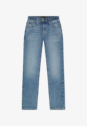 Μπλε τζιν με ίσια γραμμή, πέντε τσέπες, κλείσιμο με κουμπί και φερμουάρ, και ετικέτα με την επωνυμία Lee στη μέση.