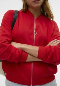 Vero Moda VMHARUKI LEICHTE - Užtrauktuku užsegamas treningas - goji berry