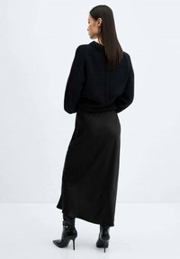 Mango Gonna a campana - black