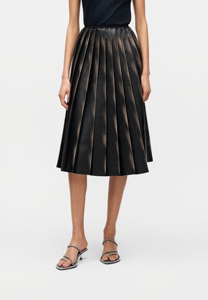 SAKA - Falda plisada - black