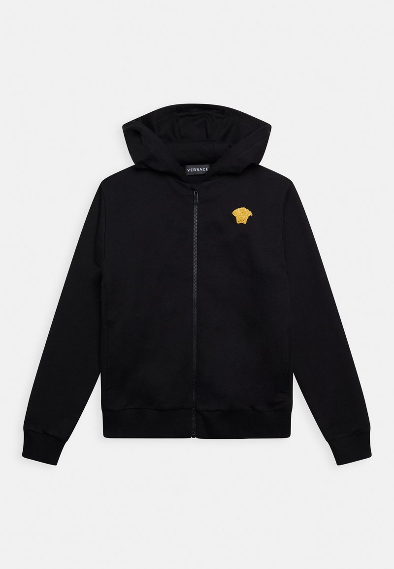 Μαύρη φούτερ ζακέτα με φερμουάρ από βαμβάκι, διαθέτει χρυσό κεντημένο έμβλημα Μέδουσα στο στήθος και κουκούλα με κορδόνι. Απλή υφή.