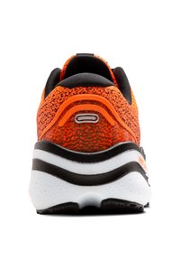 Zapatillas de running para hombre con un upper de punto texturizado en naranja y negro, una entresuela blanca con detalles en negro y gris, y un diseño de perfil bajo.