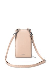 Kompaktní béžová kožená taška s nastavitelným popruhem, hladkým povrchem, stříbrnými doplňky a logem značky "VUCH" embosovaným na přední straně.