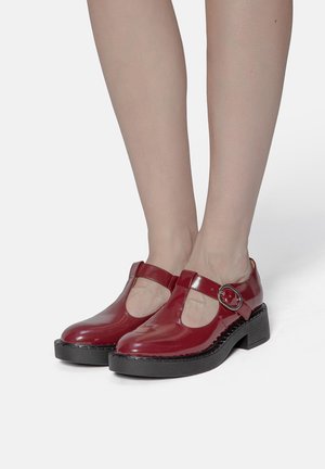 L37 I'M GOOD - Ankle strap ballet pumps - red