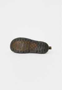 Dr. Martens RAFFE CHURCH UNISEX - Nööritavad poolsaapad - black wyoming