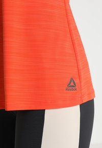 Reebok T-shirt till träning - orange