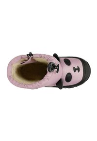 Stivaletto invernale per bambini di colore rosa con suola in gomma nera, design con faccia di panda, fodera in pile e chiusura regolabile con cordoncino attorno alla caviglia.
