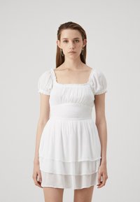 Hollister Co. SAIDIE TRIPLE TIER ROMPER PRETTY - Dnevna haljina - bright white