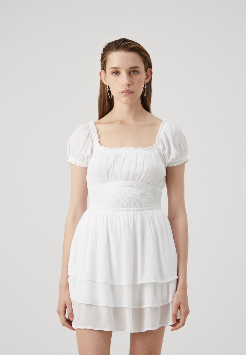 Hollister Co. SAIDIE TRIPLE TIER ROMPER PRETTY - Dnevna haljina - bright white