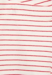 White ribbed fabric with evenly spaced horizontal thin red stripes.