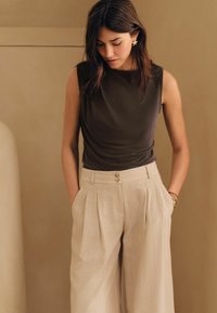 Next REGULAR FIT - SLEEVLESS - Topp - chocolate brown