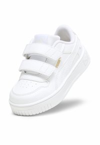 Weiße Ledersneaker mit runder Spitze, zwei Klettverschlüssen und dezentem Goldbranding an der Seite. Texturiertes Sohlenprofil für zusätzlichen Halt.