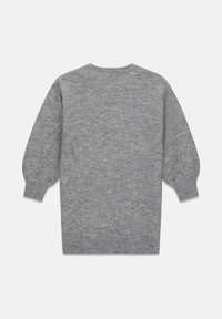 Pull oversize à manches longues en maille gris clair. Comprend un col rond et des poignets côtelés, avec une texture lisse sur toute la surface.