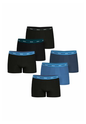 Sept boxers pour homme en noir et plusieurs nuances de bleu, chacun avec une ceinture de marque portant l'inscription "Athena".