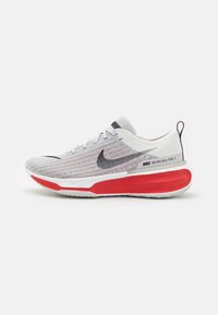 ZOOMX INVINCIBLE RUN 3 - Obuwie do biegania treningowe