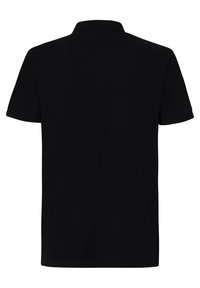 Černé polo tričko s krátkým rukávem, límečkem a hladkou texturou. Na zadní straně nejsou viditelné loga ani vzory. Jednoduchý design.