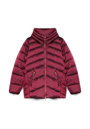 Chaqueta de plumón burdeos con un alto cuello, patrón acolchado, cierre frontal con cremallera y dos bolsillos laterales. Tejido brillante con una textura suave.