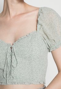 NA-KD Bluse - green