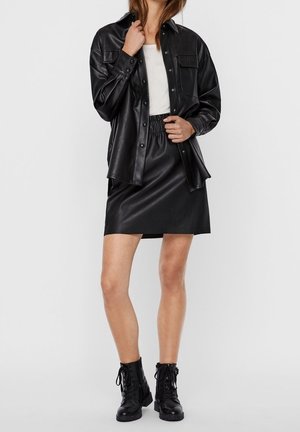 Button-down blouse - black