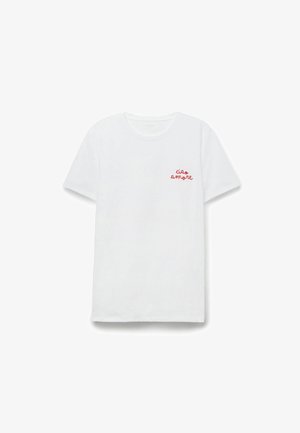 Camiseta blanca de algodón de manga corta con cuello redondo y pequeño texto rojo "ciao amore" en la zona izquierda del pecho.