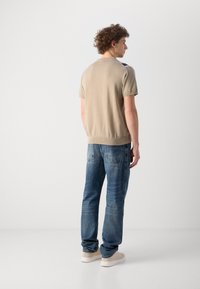 Thumbnail Image 5