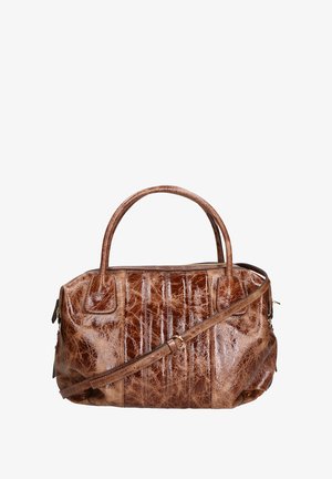 Borsa a mano in pelle marrone con finitura lucida, dotata di due manici e una tracolla staccabile. Design testurizzato con pieghe verticali.