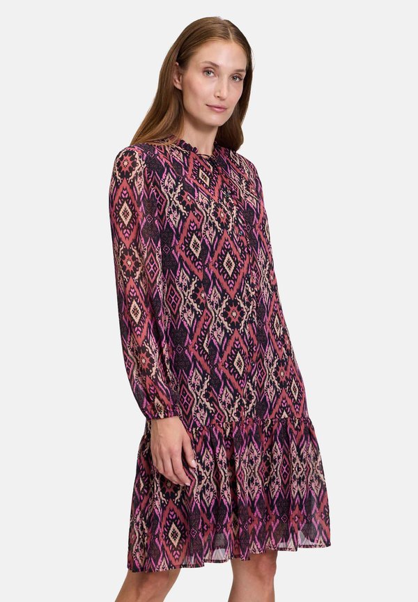 MIT STUFEN - Blusenkleid - purple orange