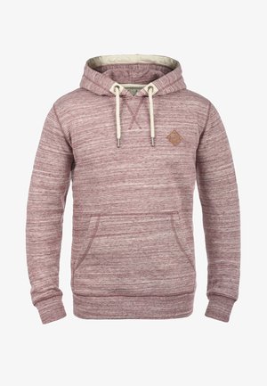 Gemeleerde roze pullover hoodie met een voorste kangoeroezak, witte koorden en een klein bruin, diamantvormig logo patch op de borst.